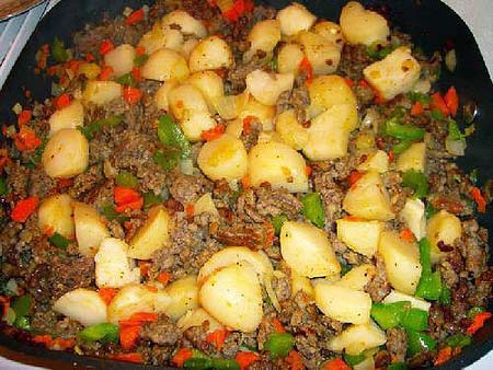 Khoai tây xào thịt băm - 1