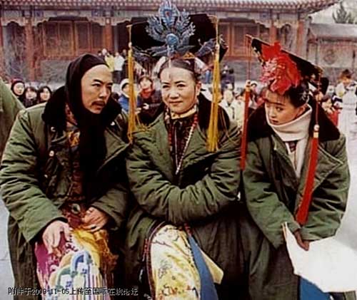 Ảnh vui: Càn Long đi xe máy, Tôn Ngộ Không đeo kính - 13
