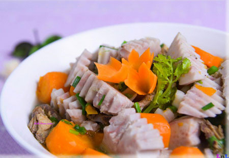 Canh thịt gà đậu trắng khoai môn - 1