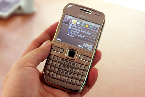Khám phá Nokia E72 chính hãng, Thời trang Hi-tech, 