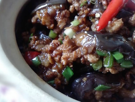 Cà tím sốt thịt nóng hổi, Ẩm thực, 