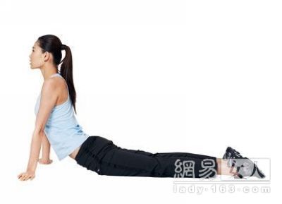 4 tư thế Yoga cho vòng 1 gợi cảm - 4