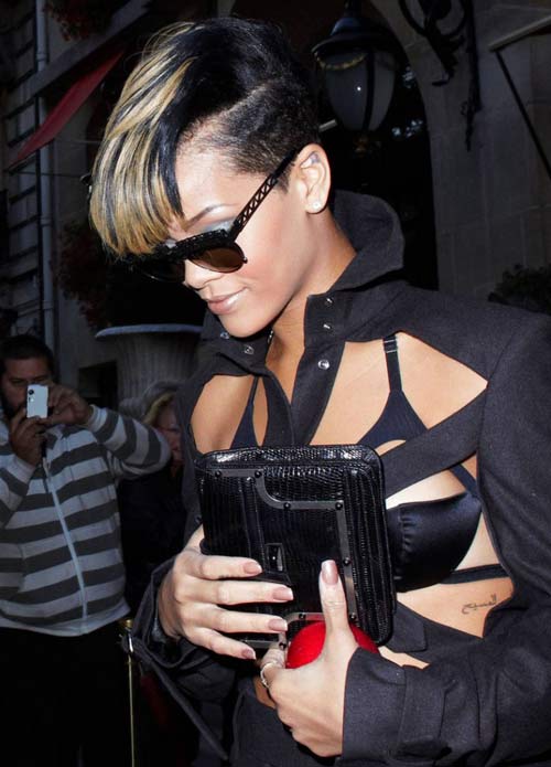 Nghệ thuật khoe cơ thể của Rihanna, Thời trang, 