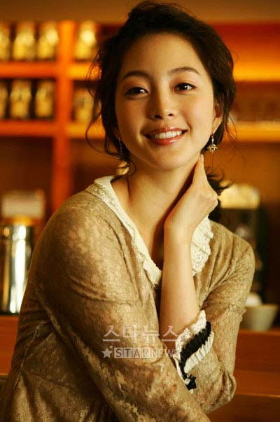 Mỹ nữ có khuôn mặt đẹp nhất xứ Hàn đóng 'Chạng vạng' - 1