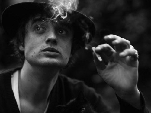 Pete Doherty giải quyết “cơn vật” ngay tại tòa án, Ca nhạc - MTV, Pete Doherty, giải quyết, “cơn vật”, tòa án