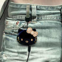 Máy nghe nhạc Hello Kitty gắn pha lê Swarovski