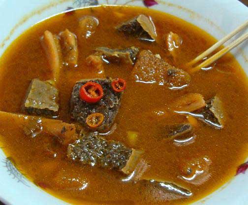 Gái đảm trổ tài làm phá lấu - 1