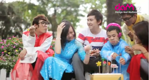 Clip xuân hài hước của bạn trẻ Sài Gòn - 4