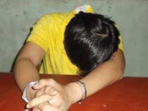 Pháp luật - Bắt “ma men” tung cước vào bụng công an