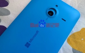 Dế sắp ra lò - Lần đầu Lumia 1330 lộ trần toàn bộ phần lưng