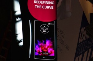 Dế sắp ra lò - LG G Flex 2 màn hình cong bất ngờ xuất hiện