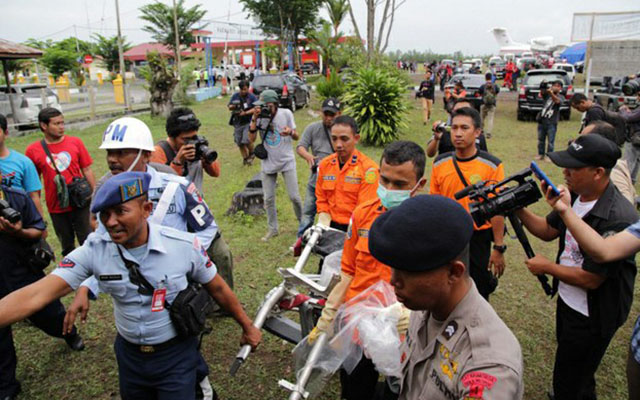 Vụ QZ8501: Đình chỉ công tác nhiều quan chức hàng không