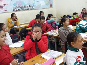 Giáo dục - du học - Đỏ mặt khi học về giới tính, nhận quần lót từ giáo viên