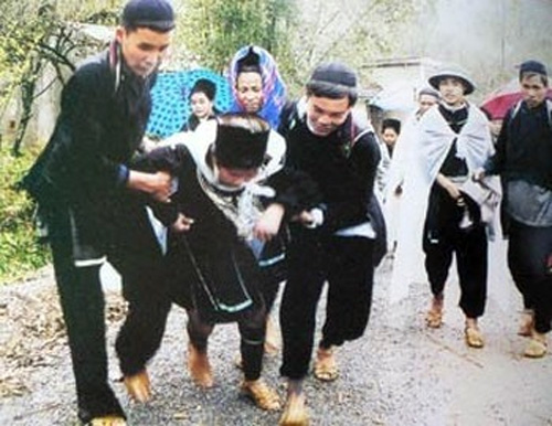 Tin tức trong ngày - Cấm tục “cướp vợ” để cưỡng ép phụ nữ làm vợ