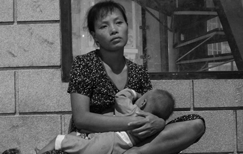 Bạn trẻ - Cuộc sống - Người đàn bà vô gia cư và câu chuyện “tấn trò đời” thời hiện đại