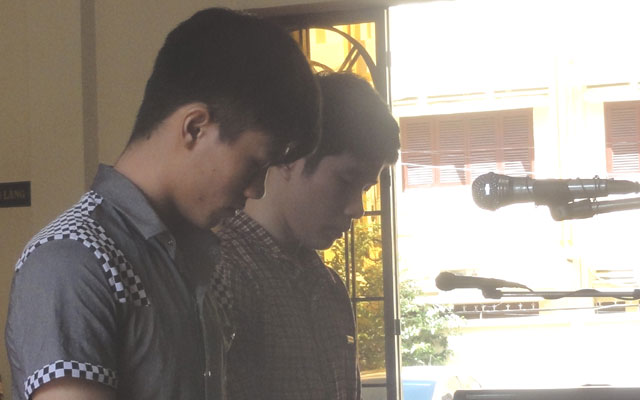 Pháp luật - Rủ bạn đi đâm chết dượng vì bị nhắc nhở