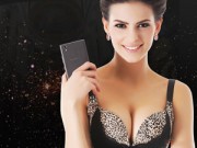 Thời trang Hi-tech - Ngây ngất trước vòng 1 căng tròn bên smartphone