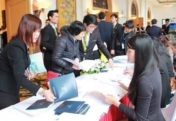 Tài chính - Bất động sản - Mong thưởng Tết tiền tỷ, môi giới nửa đêm nghĩ cách bán hàng