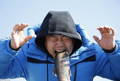 Độc đáo lễ hội câu cá bằng miệng tại Hàn Quốc