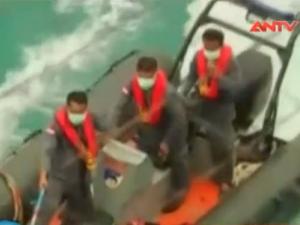 Video An ninh - Đã tìm thấy hộp đen máy bay QZ8501 AirAsia