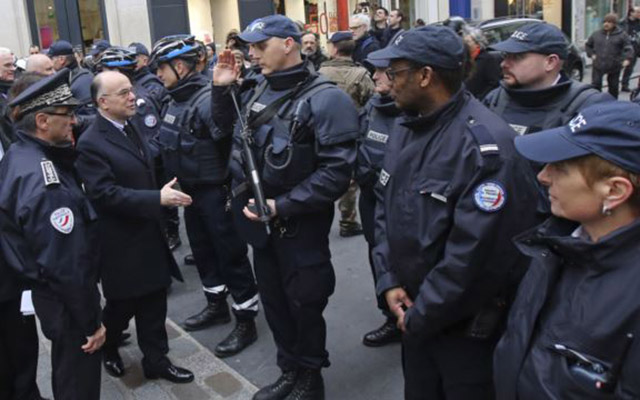 Tấn công ở Paris: Pháp ráo riết săn lùng 6 nghi phạm