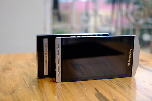 Dế sắp ra lò - BlackBerry chính thức tung dòng smartphone cao cấp P'9982