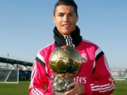 Bóng đá - Ronaldo đồng loạt khoe bóng vàng lẫn giầy kim cương