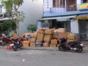 Thị trường - Tiêu dùng - Phát hiện 3 kho “hàng gian” chất đống tại TP.HCM