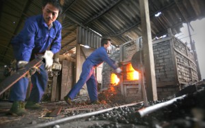 Tin tức trong ngày - Chậm lương phải trả lãi: 4 năm chưa phạt doanh nghiệp nào