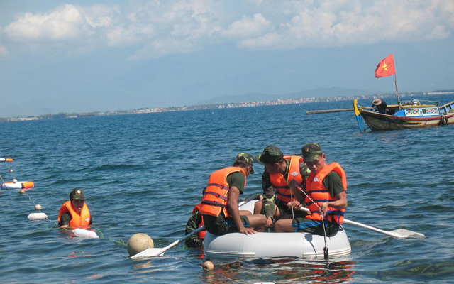 Tin tức trong ngày - Những người lính đối mặt với hơn 90 tấn bom