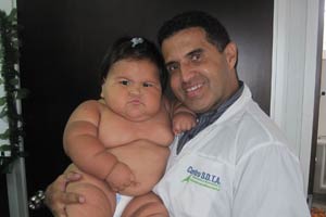 Phi thường - kỳ quặc - Bé gái 10 tháng tuổi cân nặng như trẻ 5 tuổi