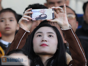 Bóng đá - 2 ái nữ xinh đẹp của chủ tịch VFF "mê" Công Phượng