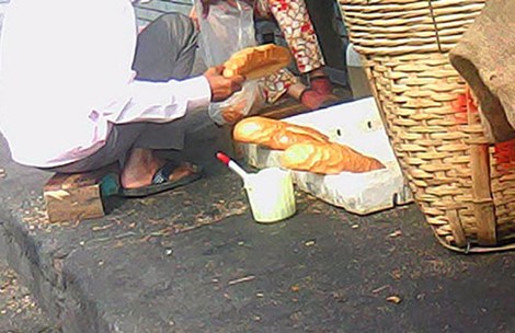 Sức khỏe đời sống - Mạnh tay với thức ăn đường phố