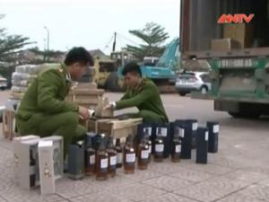 Video An ninh - Tóm gọn xe hàng lậu “đội lốt” xe thư báo