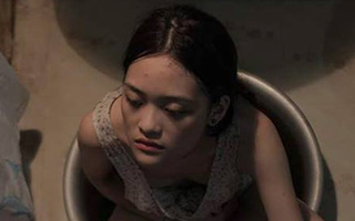 Phim - Hotgirl "Bộ tứ 10A8" gây chú ý với phim nhiều cảnh táo bạo