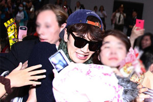 Ca nhạc - MTV - Sao "Running Man" vã mồ hôi vì fan Việt