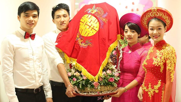 Bạn trẻ - Cuộc sống - Sinh viên với nghề “bán duyên”