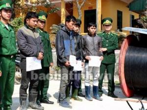Pháp luật - Bắt quả tang bốn kẻ trộm gần 4,5 tấn dây lõi đồng