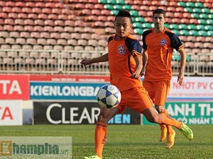 Bóng đá - Thầy Giôm "choáng" với tài dứt điểm của SHB Đà Nẵng