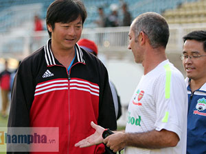 Bóng đá - Bầu Hiển treo thưởng “lạ” cho thầy trò HLV Huỳnh Đức