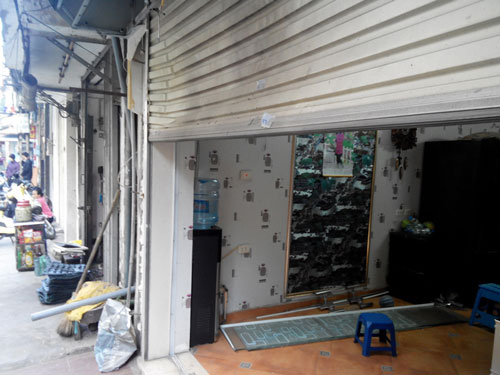 Tin tức trong ngày - Hà Nội: Ô tô bốc khói sau tiếng nổ lớn trong đêm