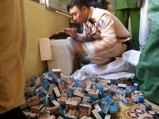 Pháp luật - Phát hiện hàng chục nghìn viên nén nghi là thuốc kích dục