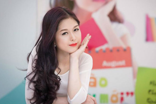 Bạn trẻ - Cuộc sống - Ngỡ ngàng trước vẻ đẹp của hot girl trường Báo lấy chồng từ năm 19 tuổi