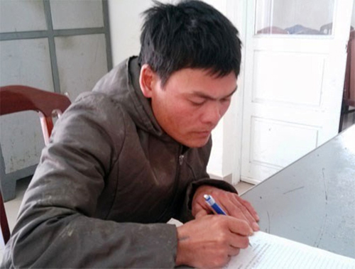 Pháp luật - Đâm chết vợ rồi dắt con đi tự thú