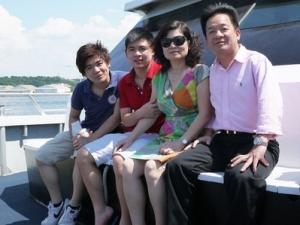 Tài chính - Bất động sản - Giống bầu Đức, bầu Hiển để vợ con "trắng tay"