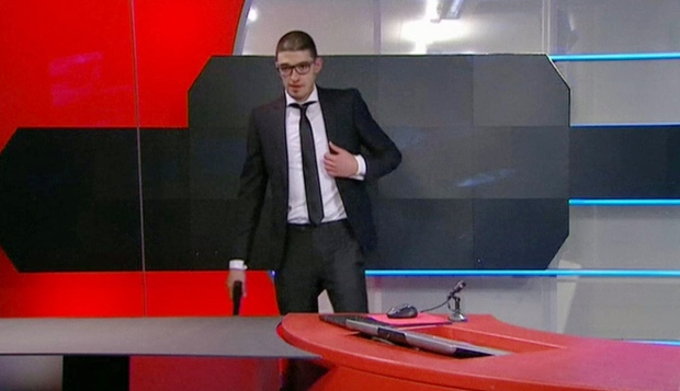 Tin tức trong ngày - Hà Lan: Mang súng vào nhà đài, đòi phát sóng trực tiếp