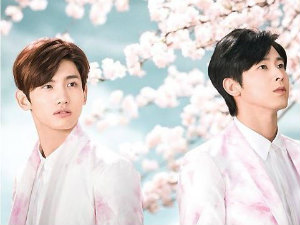 Ca nhạc - MTV - Hai mỹ nam TVXQ tung video đẹp lung linh tặng fan