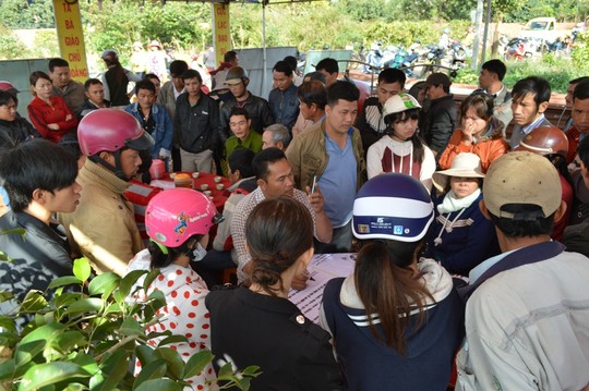 Tin tức trong ngày - Lệ rơi ở gia đình có 3 người chết dưới bánh xe bồn