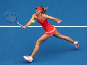 Thể thao - Hot shot: Masha bỏ nhỏ đẹp mắt Serena ngã dúi dụi