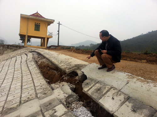 Tin tức trong ngày - Kè đê sông Mã đang sạt lở nghiêm trọng